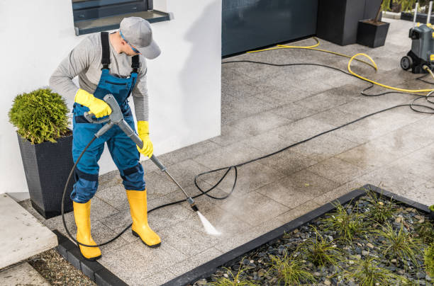 Best Deck Cleaning Services  in Grove City, FL